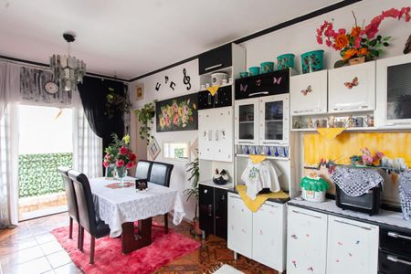 Casa à venda com 250m², 3 quartos e 3 vagas Casa à venda com 250m², 3 quartos e 3 vagasCozinha