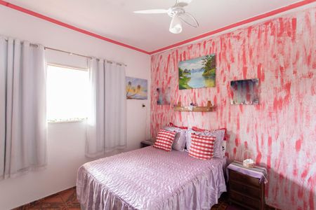 Casa à venda com 250m², 3 quartos e 3 vagas Casa à venda com 250m², 3 quartos e 3 vagasSuíte