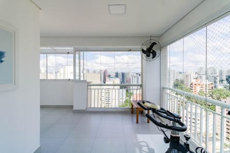 Apartamento à venda com 153m², 3 quartos e 3 vagas Apartamento à venda com 153m², 3 quartos e 3 vagasVaranda gourmet