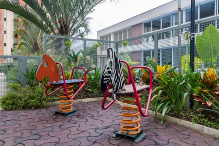 Apartamento à venda com 153m², 3 quartos e 3 vagas Apartamento à venda com 153m², 3 quartos e 3 vagasÁrea comum