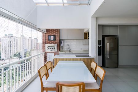 Apartamento à venda com 153m², 3 quartos e 3 vagas Apartamento à venda com 153m², 3 quartos e 3 vagasCozinha