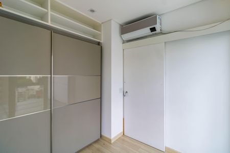 Apartamento à venda com 153m², 3 quartos e 3 vagas Apartamento à venda com 153m², 3 quartos e 3 vagasQuarto 1