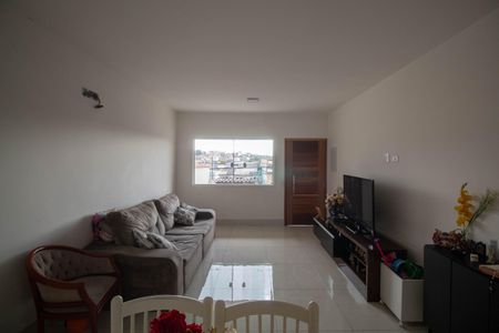 Casa à venda com 180m², 3 quartos e 3 vagas Casa à venda com 180m², 3 quartos e 3 vagasSala