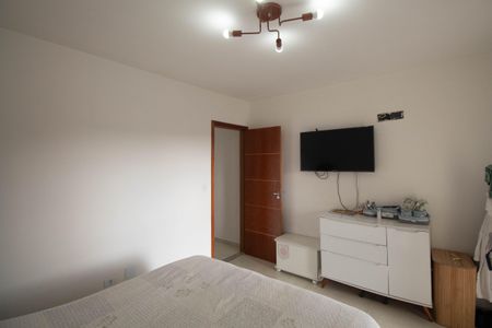 Casa à venda com 180m², 3 quartos e 3 vagas Casa à venda com 180m², 3 quartos e 3 vagasSuíte