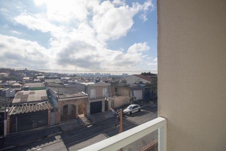 Casa à venda com 180m², 3 quartos e 3 vagas Casa à venda com 180m², 3 quartos e 3 vagasVaranda