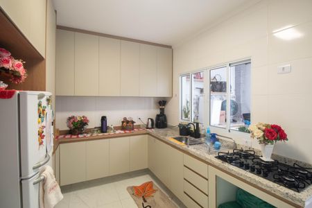 Casa à venda com 180m², 3 quartos e 3 vagas Casa à venda com 180m², 3 quartos e 3 vagasCozinha