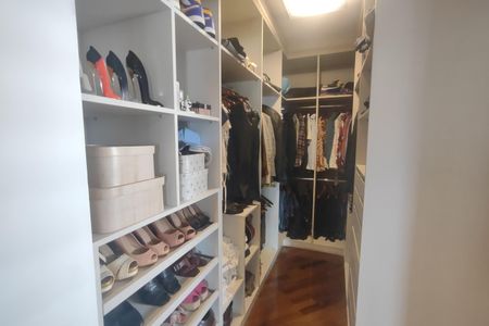 Apartamento à venda com 254m², 3 quartos e 6 vagasCloset da suíte 1