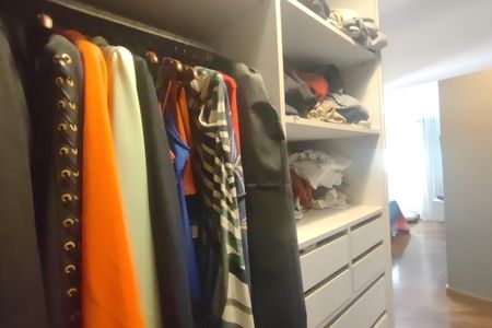 Apartamento à venda com 254m², 3 quartos e 6 vagasCloset da suíte 1