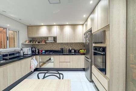 Casa à venda com 237m², 3 quartos e 2 vagasCozinha