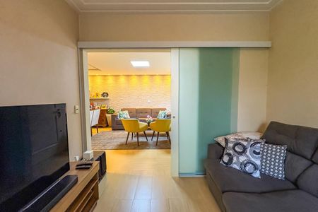 Casa à venda com 237m², 3 quartos e 2 vagasSala de Tv