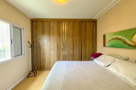 Casa à venda com 237m², 3 quartos e 2 vagasQuarto 2