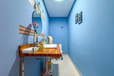 Casa à venda com 237m², 3 quartos e 2 vagasLavabo