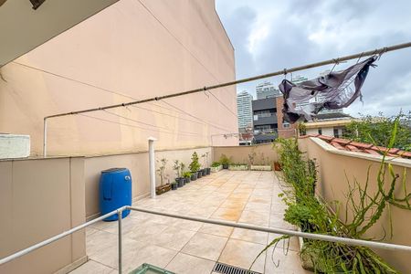 Casa à venda com 237m², 3 quartos e 2 vagasÁrea de Serviço