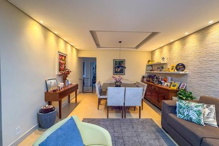 Casa à venda com 237m², 3 quartos e 2 vagasSala