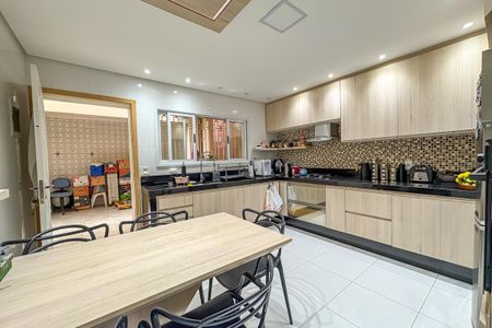 Casa à venda com 237m², 3 quartos e 2 vagasCozinha