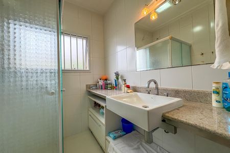 Casa à venda com 237m², 3 quartos e 2 vagasBanheiro