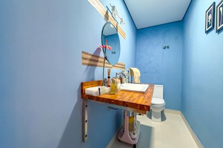 Casa à venda com 237m², 3 quartos e 2 vagasLavabo