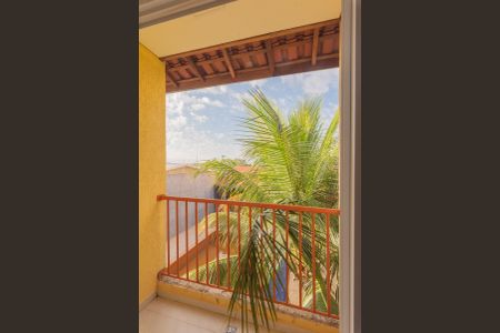 Casa à venda com 250m², 4 quartos e 2 vagas Casa à venda com 250m², 4 quartos e 2 vagasVaranda da Suíte 1