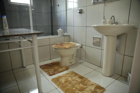 Casa à venda com 212m², 3 quartos e 2 vagasBanheiro da Suíte