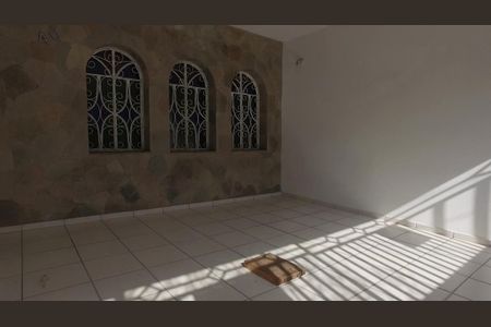 Casa à venda com 212m², 3 quartos e 2 vagasGaragem