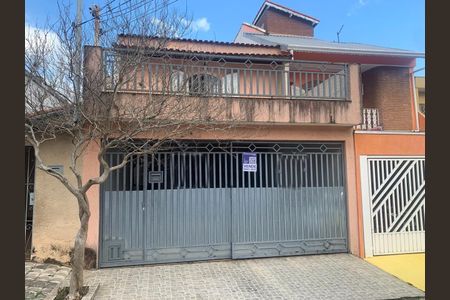 Casa à venda com 212m², 3 quartos e 2 vagasFachada e Placa
