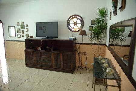 Casa à venda com 212m², 3 quartos e 2 vagasSala