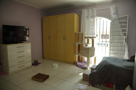 Casa à venda com 212m², 3 quartos e 2 vagasSuíte