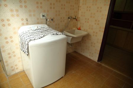 Casa à venda com 212m², 3 quartos e 2 vagasÁrea de Serviço