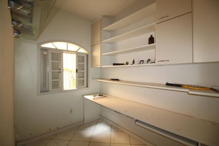 Casa de condomínio à venda com 240m², 5 quartos e 3 vagasQuarto 1