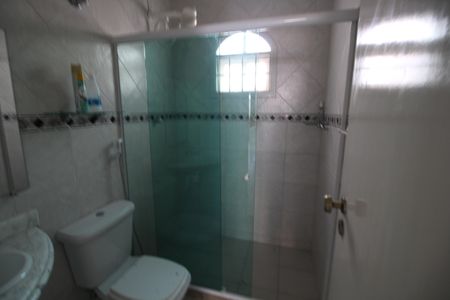 Casa de condomínio à venda com 240m², 5 quartos e 3 vagasBanheiro Social 2