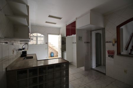 Casa de condomínio à venda com 240m², 5 quartos e 3 vagasCozinha