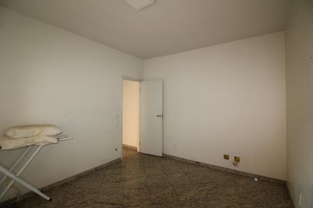 Casa de condomínio à venda com 240m², 5 quartos e 3 vagasQuarto 2