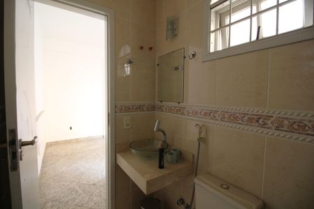 Casa de condomínio à venda com 240m², 5 quartos e 3 vagasBanheiro da Suíte
