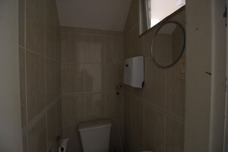 Casa de condomínio à venda com 240m², 5 quartos e 3 vagasLavabo