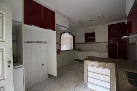 Casa de condomínio à venda com 240m², 5 quartos e 3 vagasCozinha