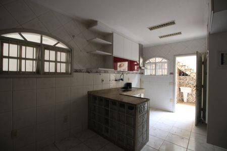 Casa de condomínio à venda com 240m², 5 quartos e 3 vagasCozinha
