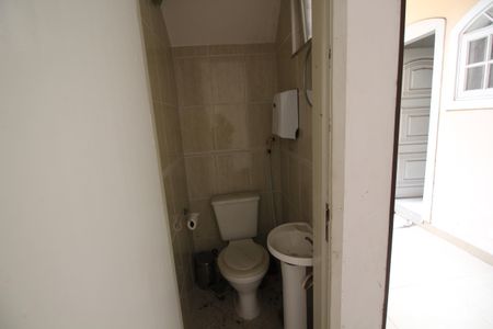 Casa de condomínio à venda com 240m², 5 quartos e 3 vagasLavabo