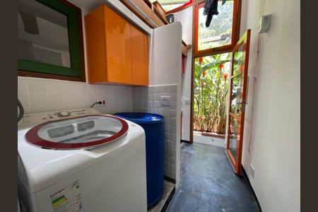 Casa à venda com 144m², 3 quartos e 1 vagaÁrea de Serviço