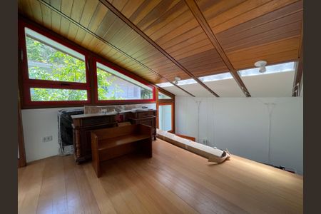 Casa à venda com 144m², 3 quartos e 1 vagaEdícula