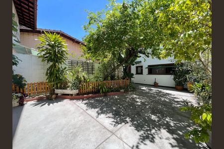 Casa à venda com 144m², 3 quartos e 1 vagaJardim