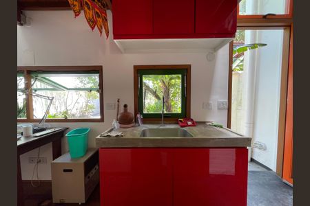 Casa à venda com 144m², 3 quartos e 1 vagaEdícula