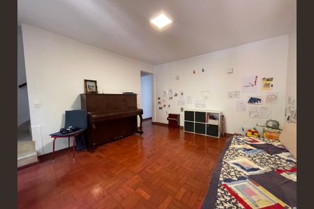 Sala de casa à venda com 3 quartos, 144m² em Vila Indiana, São Paulo