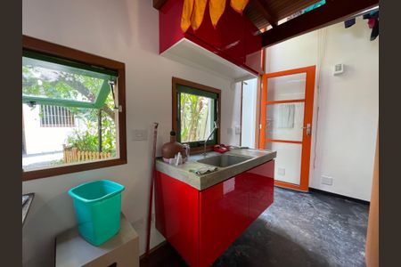 Casa à venda com 144m², 3 quartos e 1 vagaEdícula