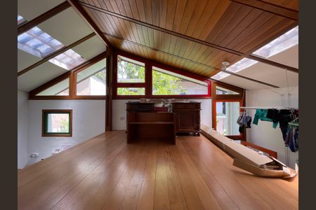 Casa à venda com 144m², 3 quartos e 1 vagaEdícula