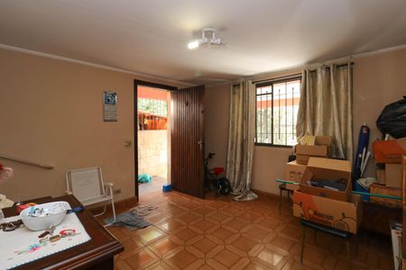 Casa à venda com 147m², 2 quartos e 2 vagas Casa à venda com 147m², 2 quartos e 2 vagasSala