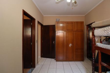 Casa à venda com 147m², 2 quartos e 2 vagas Casa à venda com 147m², 2 quartos e 2 vagasSuíte