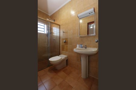 Casa à venda com 147m², 2 quartos e 2 vagas Casa à venda com 147m², 2 quartos e 2 vagasBanheiro da Suíte