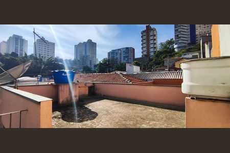 Casa à venda com 147m², 2 quartos e 2 vagas Casa à venda com 147m², 2 quartos e 2 vagasTerraço