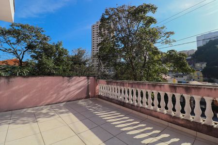 Casa à venda com 147m², 2 quartos e 2 vagas Casa à venda com 147m², 2 quartos e 2 vagasVaranda do Quarto