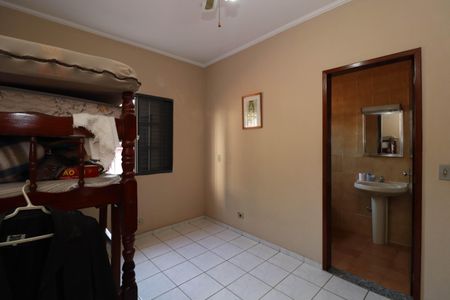 Casa à venda com 147m², 2 quartos e 2 vagas Casa à venda com 147m², 2 quartos e 2 vagasSuíte